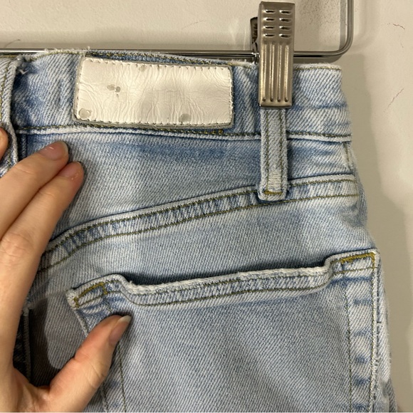 RE/DONE 70s High-Rise Stove Pipe Jeans in Icy Blue - Picture 4 of 10